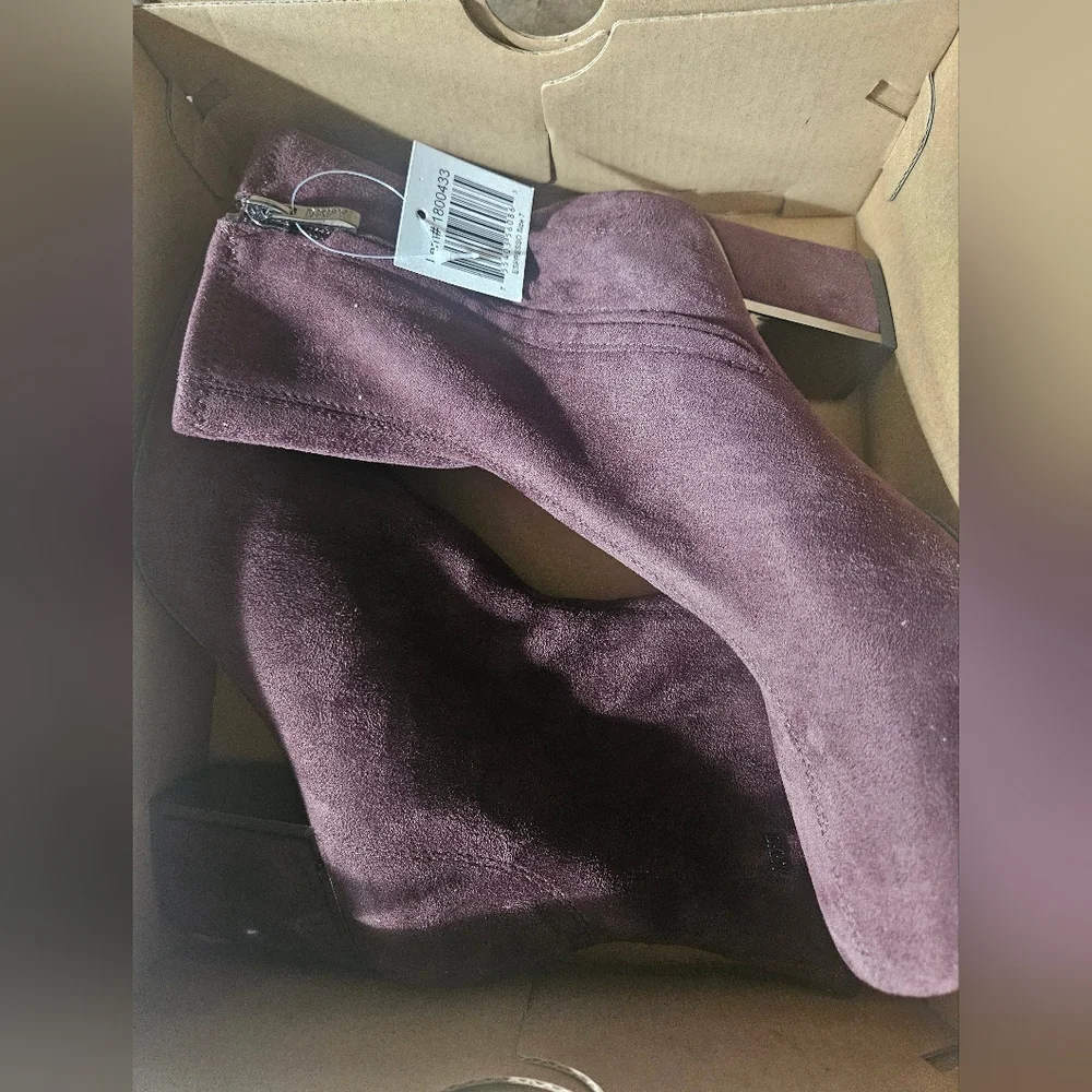 DKNY Cavale Expresso Boots! 7 - Picture 10 of 12